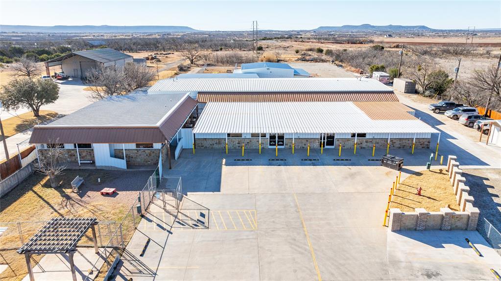 AO418 - Commercial Sale