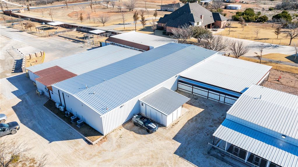 AO418 - Commercial Sale