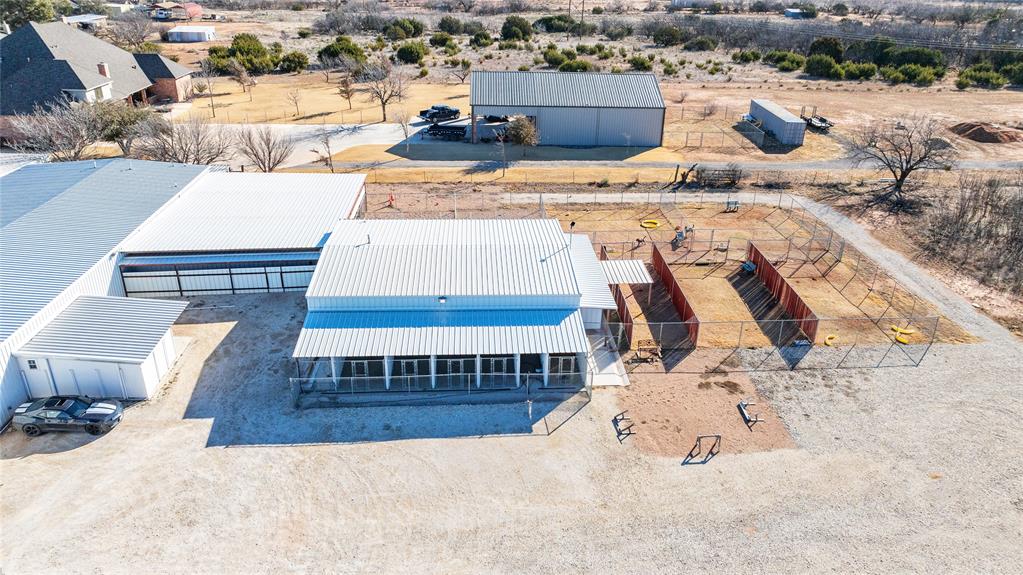 AO418 - Commercial Sale