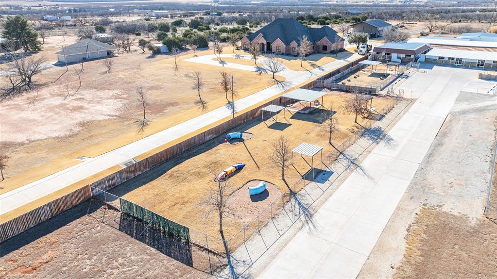 AO418 - Commercial Sale