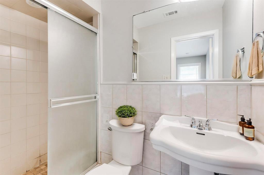 Hampton Plaza - Residential