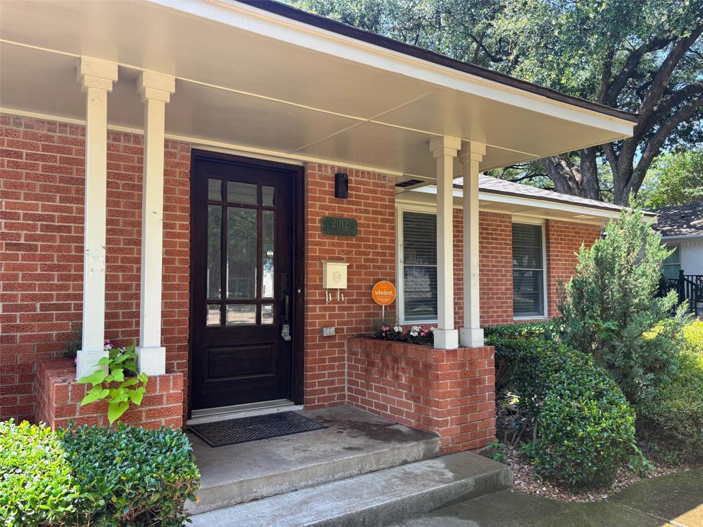 Hampton Plaza - Residential