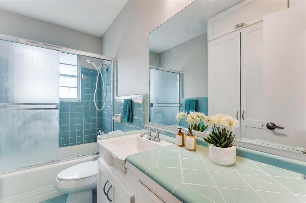 Hampton Plaza - Residential