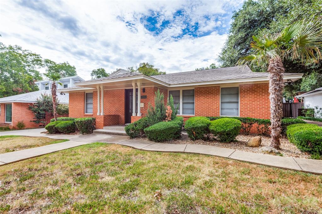 Hampton Plaza - Residential