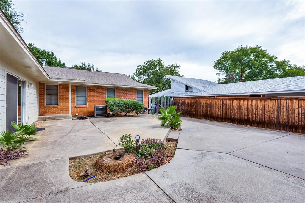 Hampton Plaza - Residential