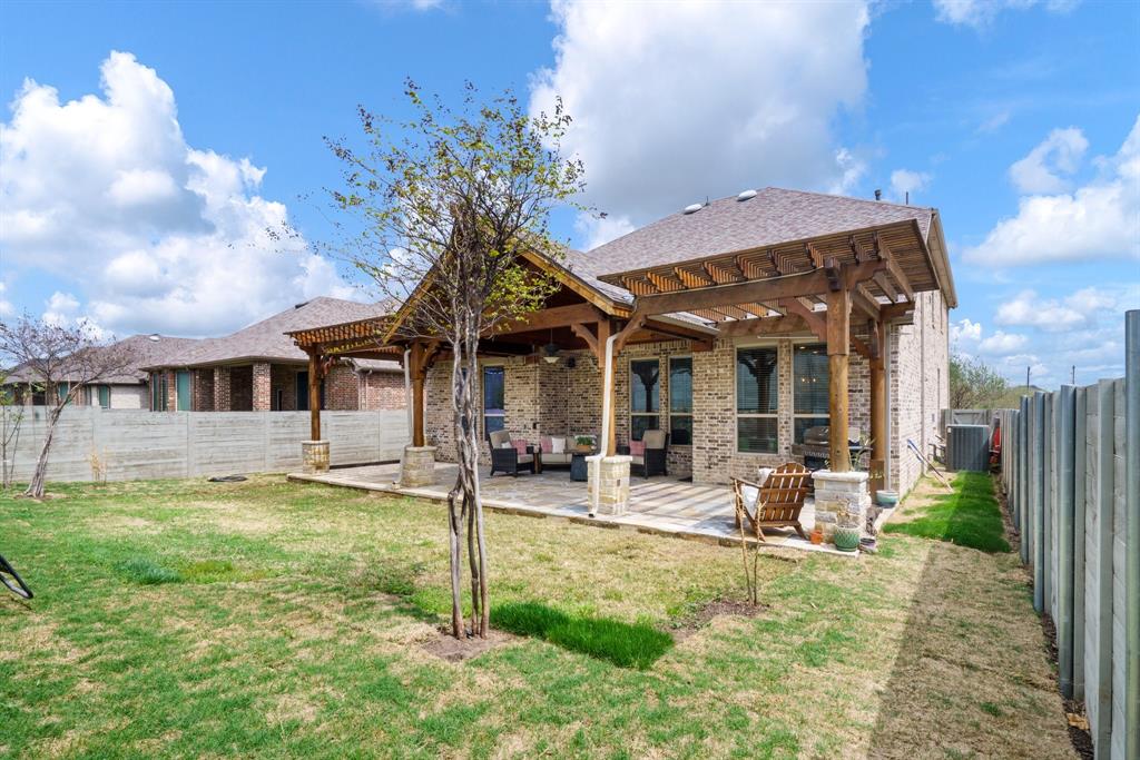 901 Meadows Drive