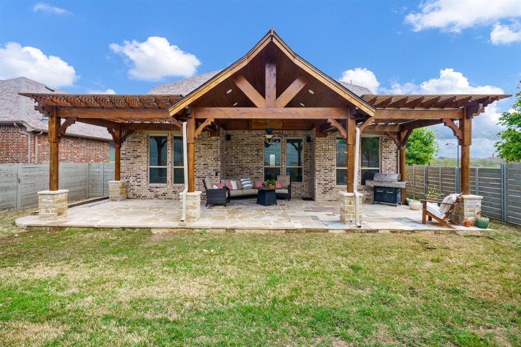 901 Meadows Drive