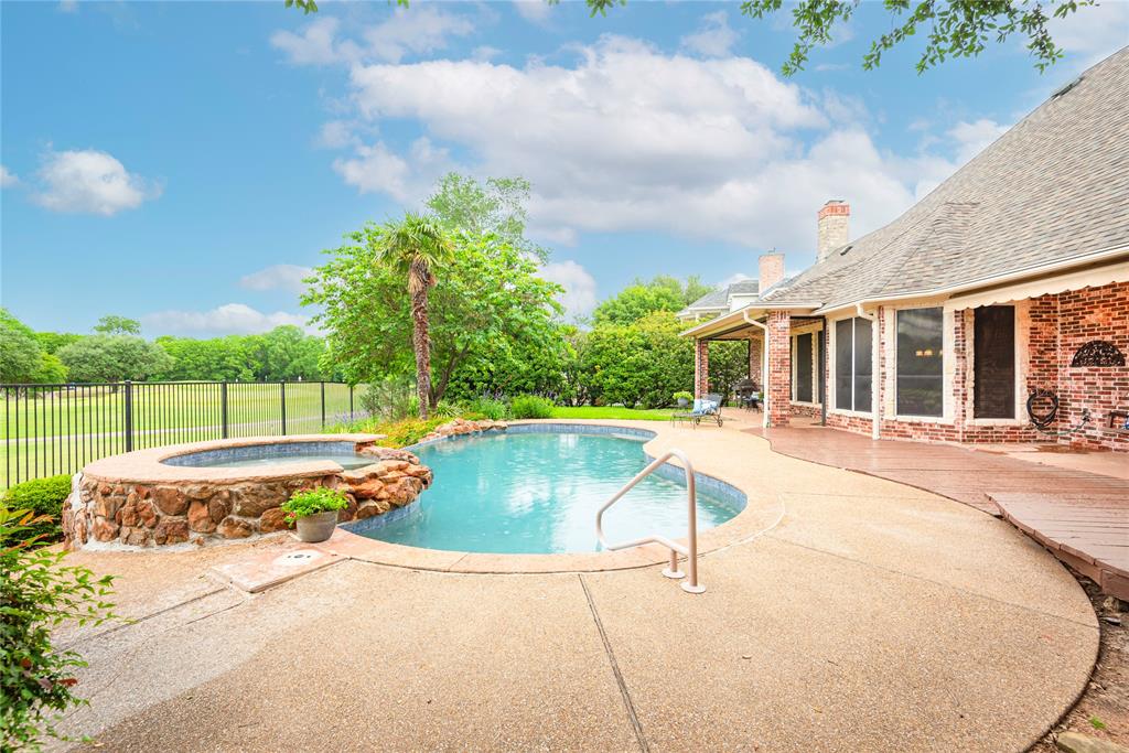 805 Glen Rose Drive