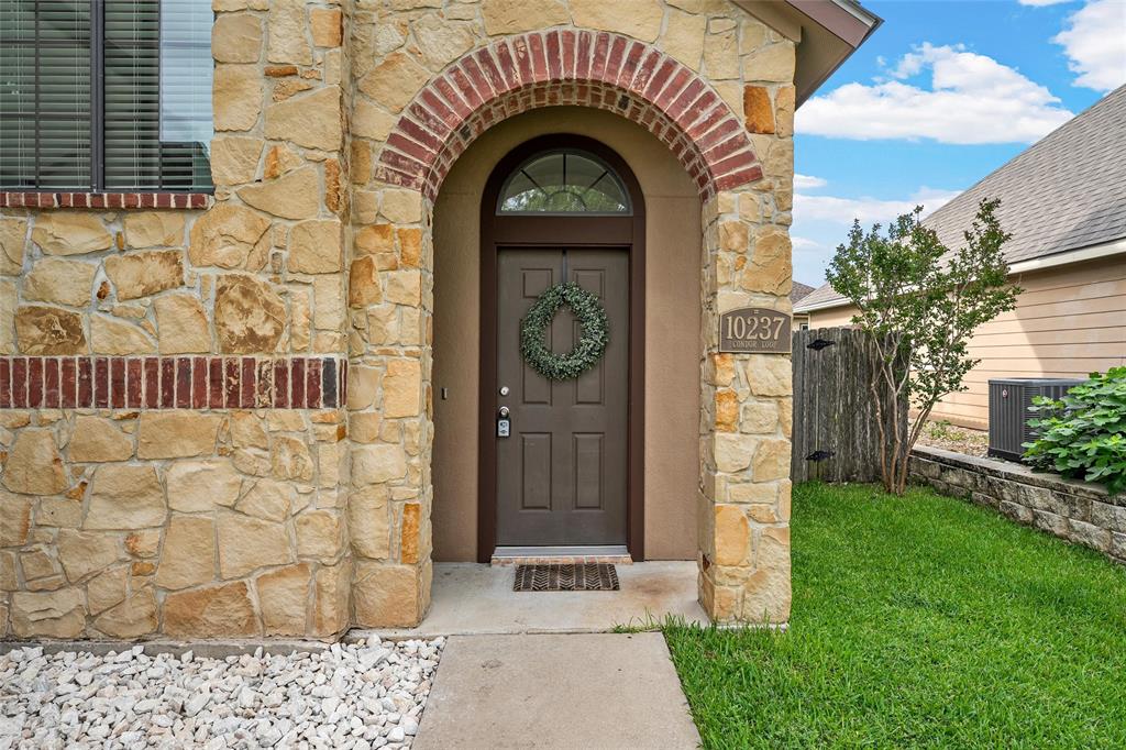 10237 Condor Loop
