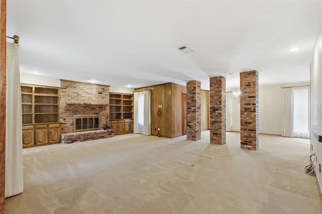 1218 Stratford Drive