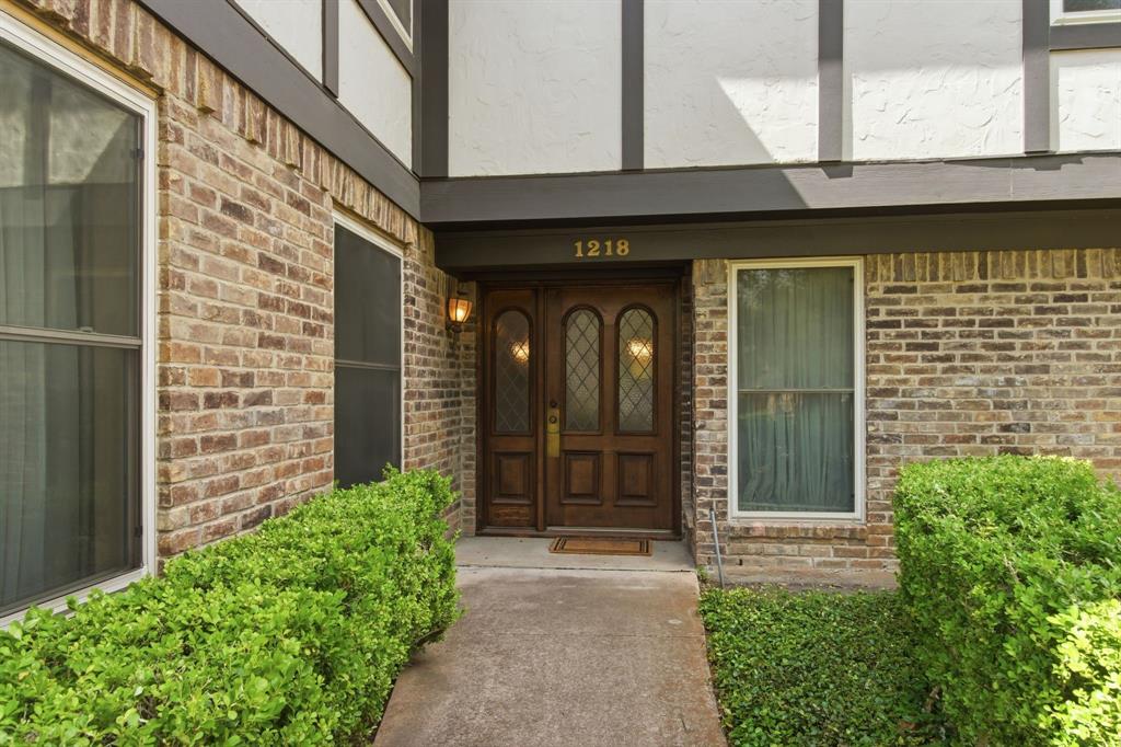 1218 Stratford Drive