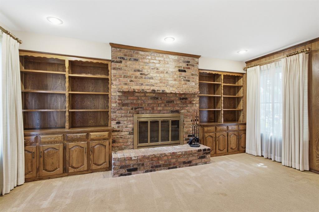1218 Stratford Drive