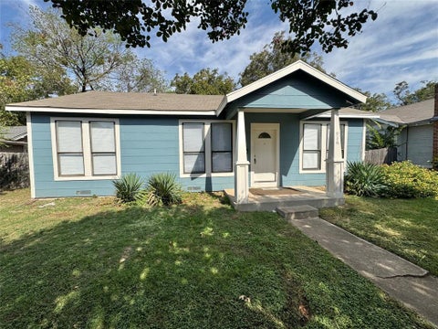 Photo of 916 W Congress Street, Denton, TX 76201 (MLS # 21421505)