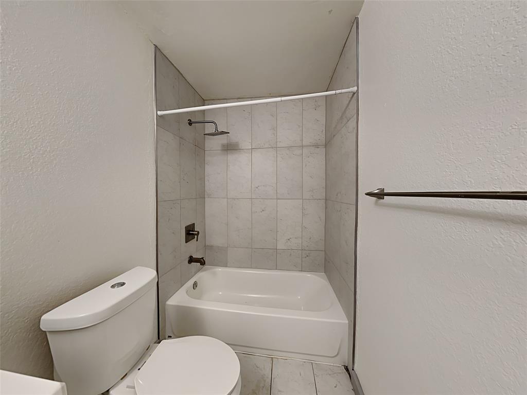 Hillside Oaks Ph 05 01 - Residential Lease