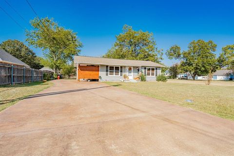 A home in Mabank