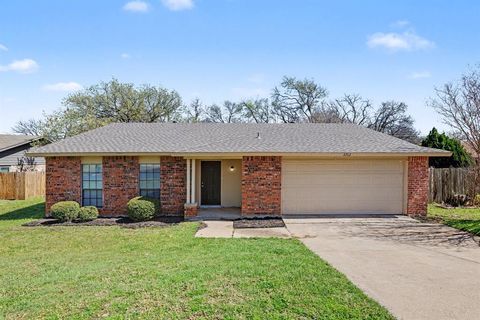 Photo of 2312 Chinaberry Drive, Bedford, TX 76021 (MLS # 21244849)