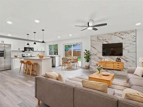 326 Bluebonnet Trail Garland TX 75043