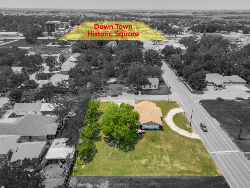 403 E Pecan Street