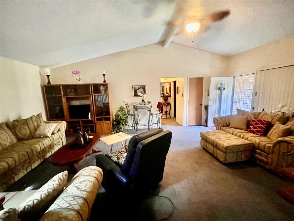 1116 Sandalwood Lane