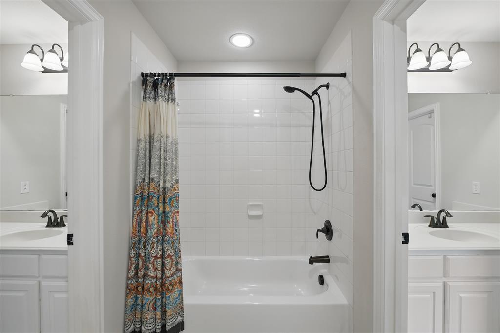 Lantana, Texas 76226, United States, 3 Bedrooms Bedrooms, ,4 BathroomsBathrooms,Residential,Pending,125295