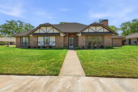 716 Sugar Tree Court Bedford TX 76021