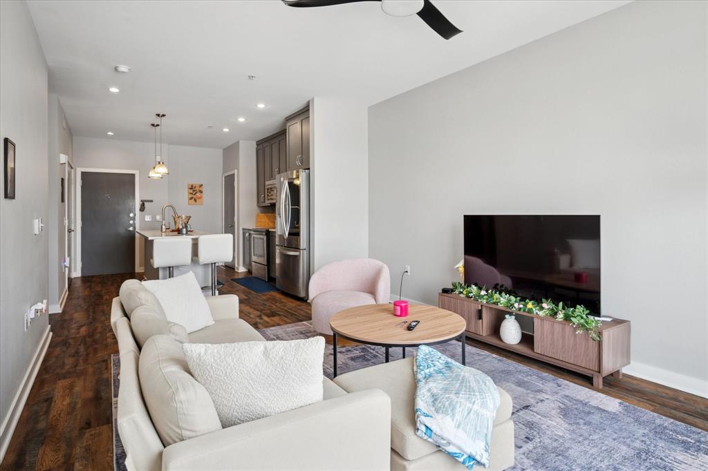 5609 SMU Boulevard 402