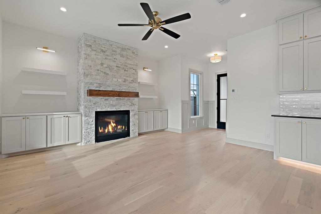 3812 E Port Ridglea Court