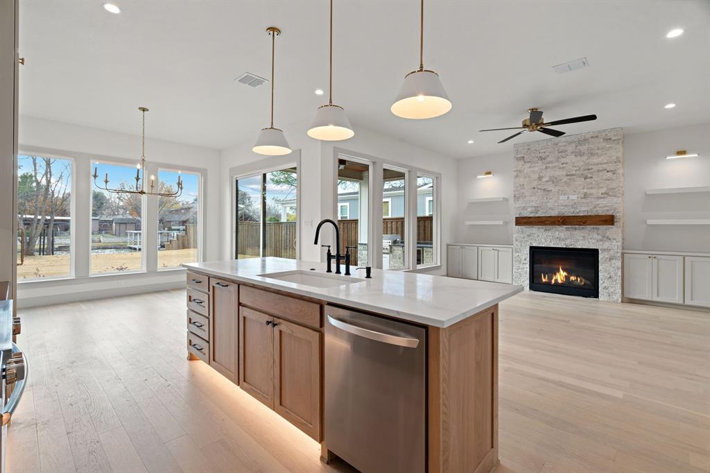 3812 E Port Ridglea Court