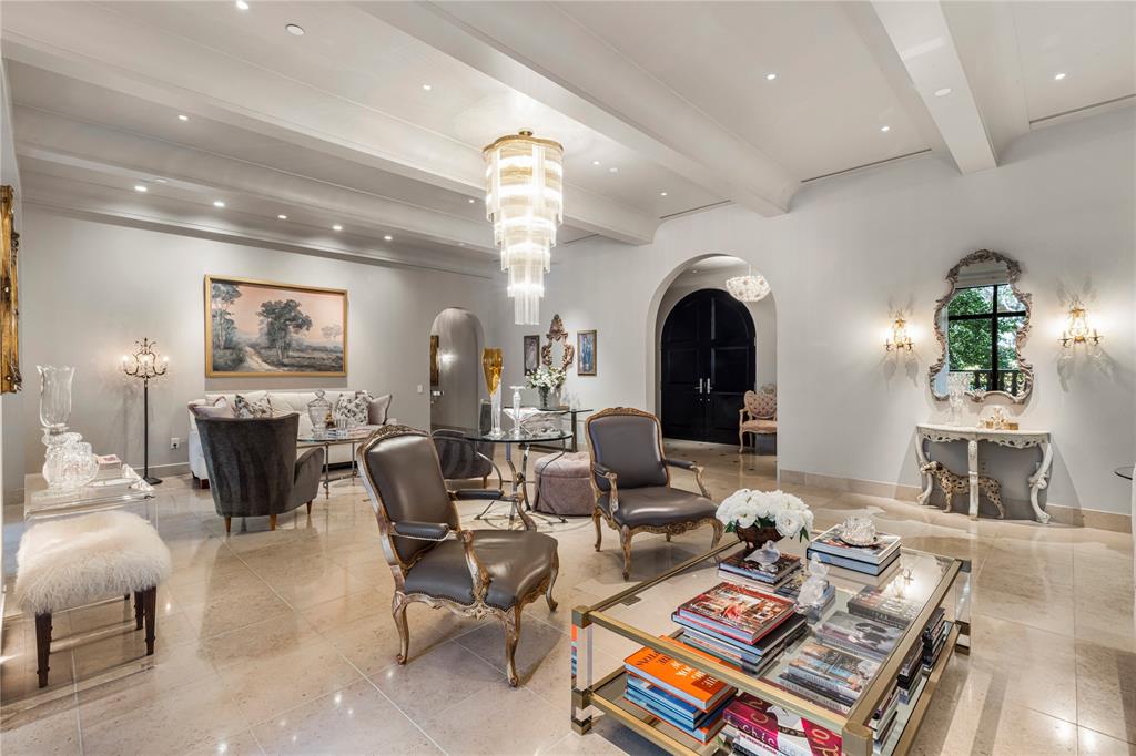 2801 Turtle Creek Boulevard 2E