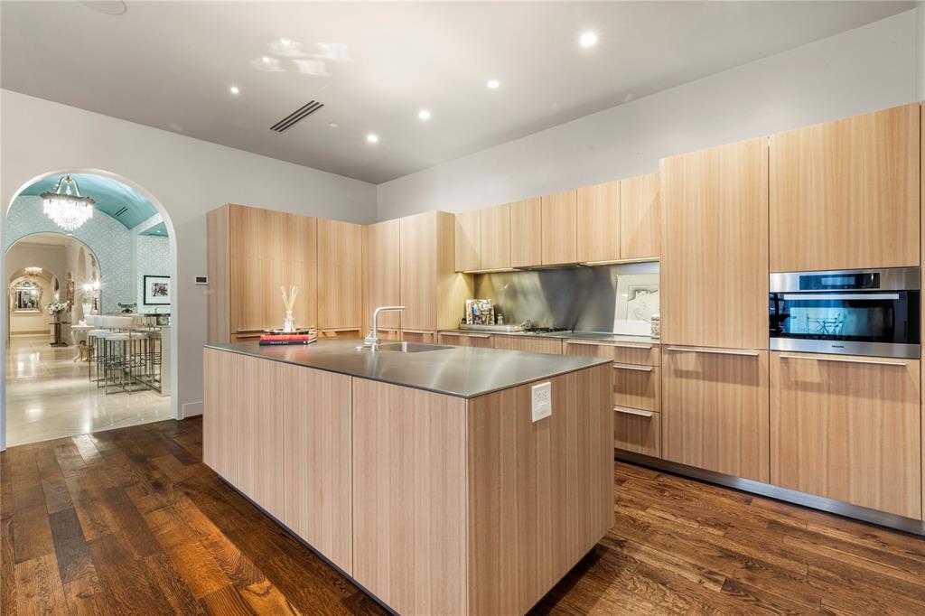 Mansion Residence - Residential