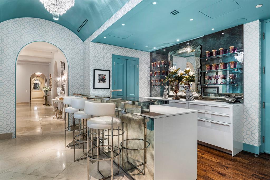 Mansion Residence - Residential