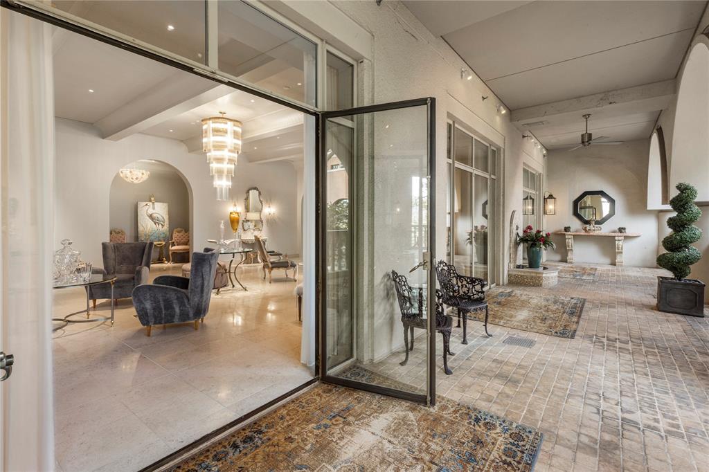 Mansion Residence - Residential