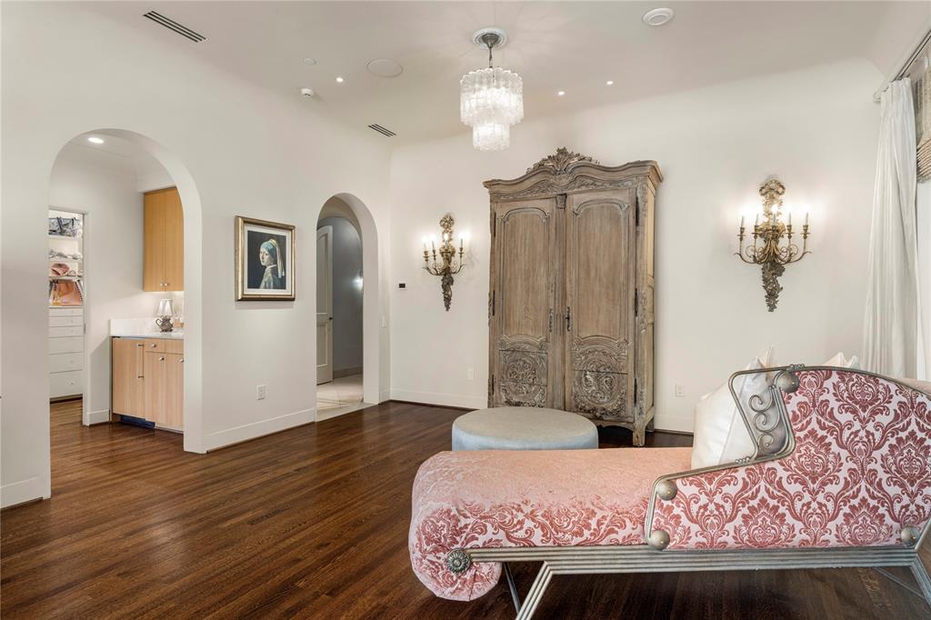 Mansion Residence - Residential