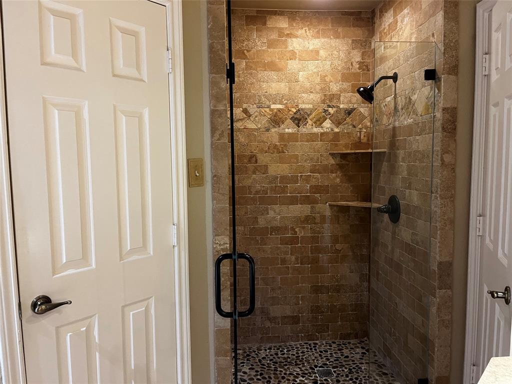 Mc Kamy Oaks Add - Residential Lease