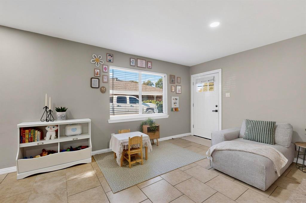 Casa Linda Lawn Add - Residential Lease