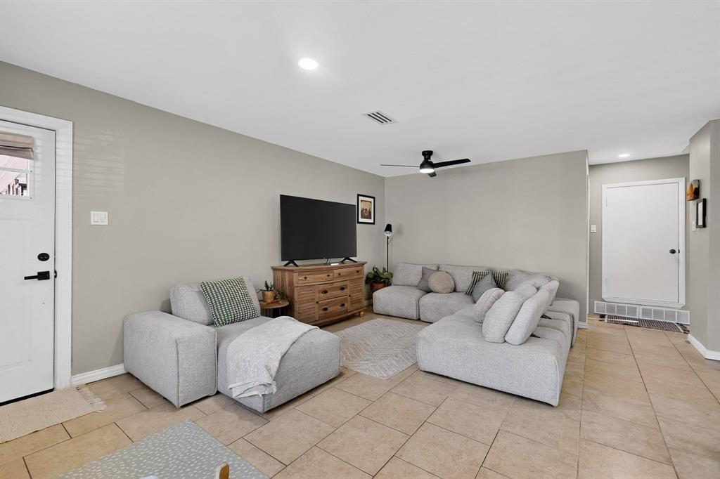 Casa Linda Lawn Add - Residential Lease