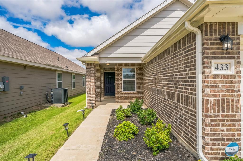 433 Woodhouse Way