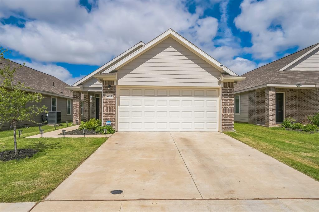 433 Woodhouse Way