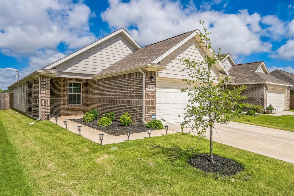 433 Woodhouse Way