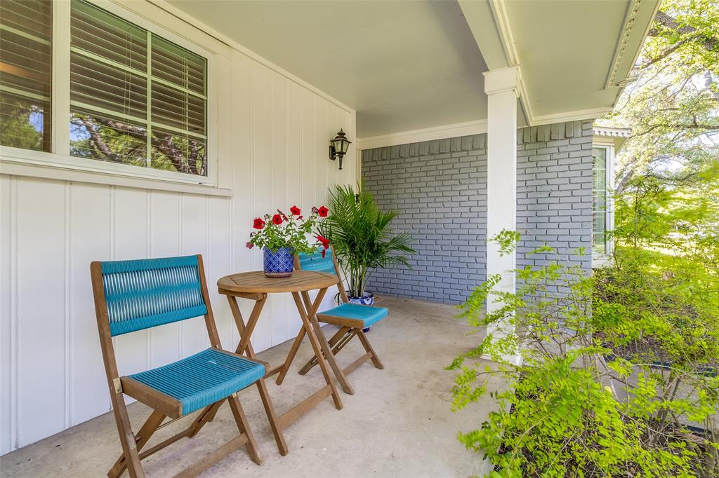 833 Overglen Drive