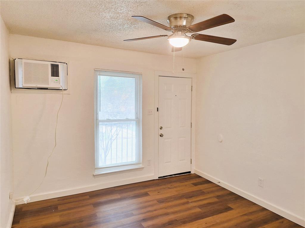 Sycamore Square Arlington - Residential Income
