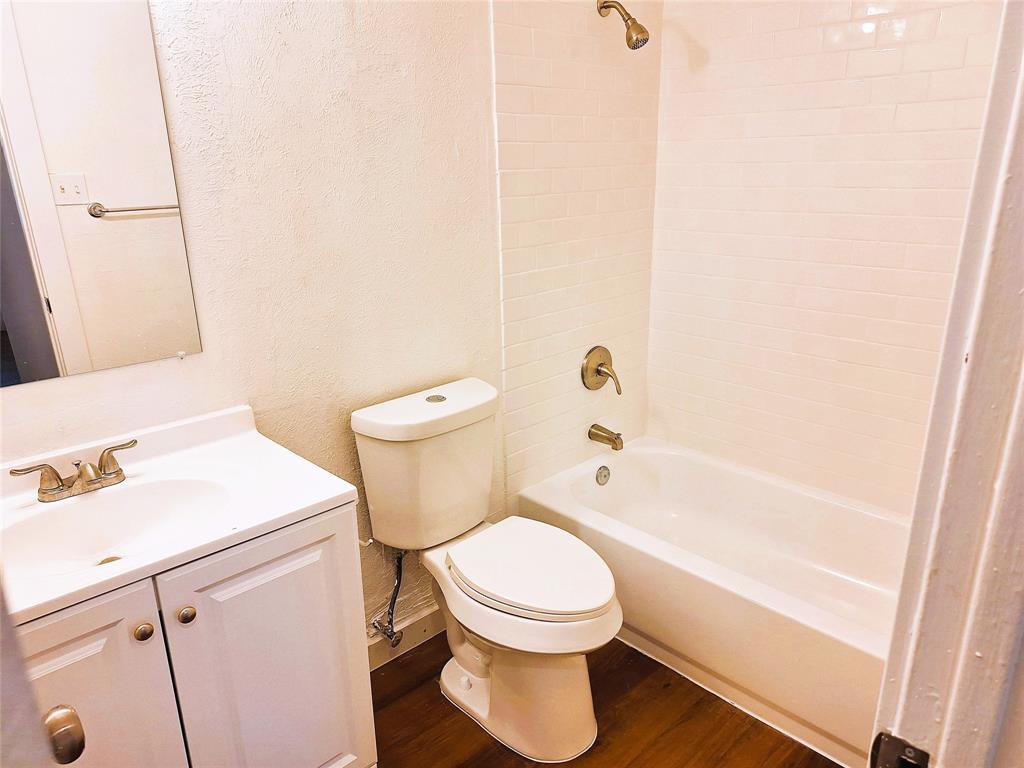 Sycamore Square Arlington - Residential Income