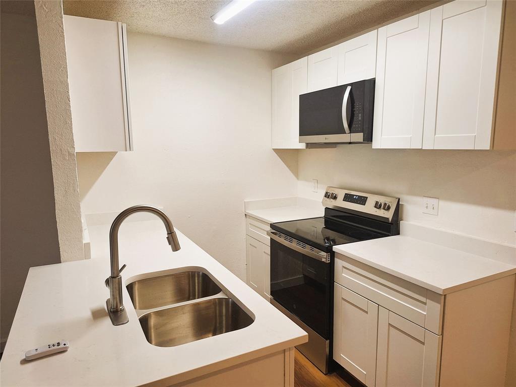 Sycamore Square Arlington - Residential Income