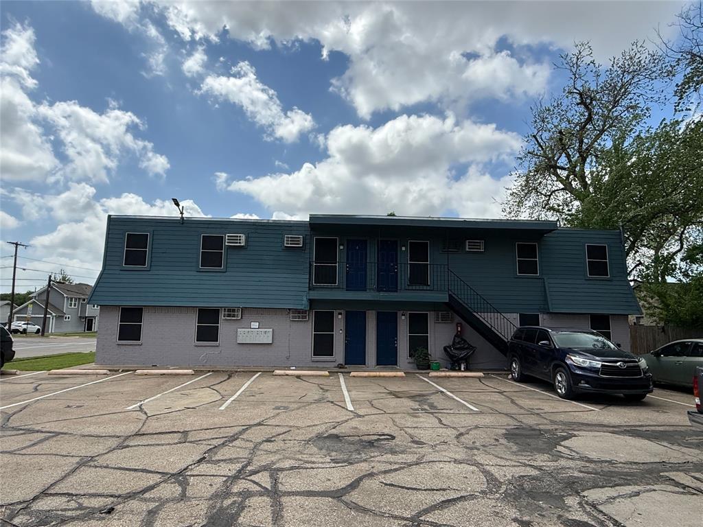 Sycamore Square Arlington - Residential Income