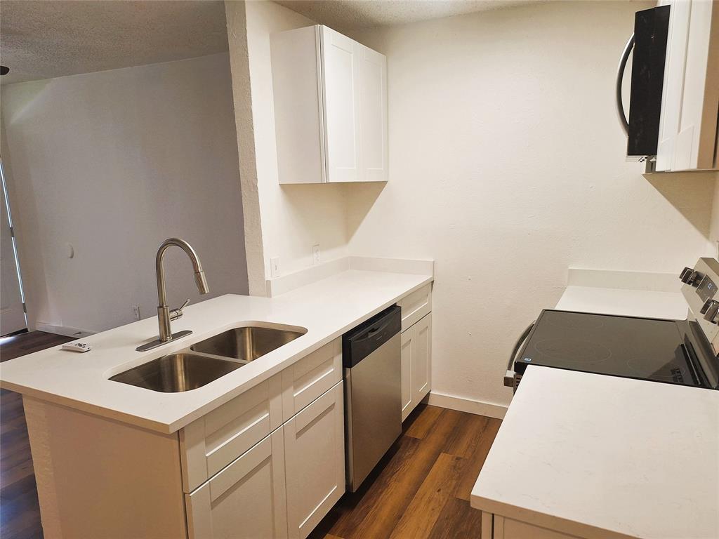 Sycamore Square Arlington - Residential Income