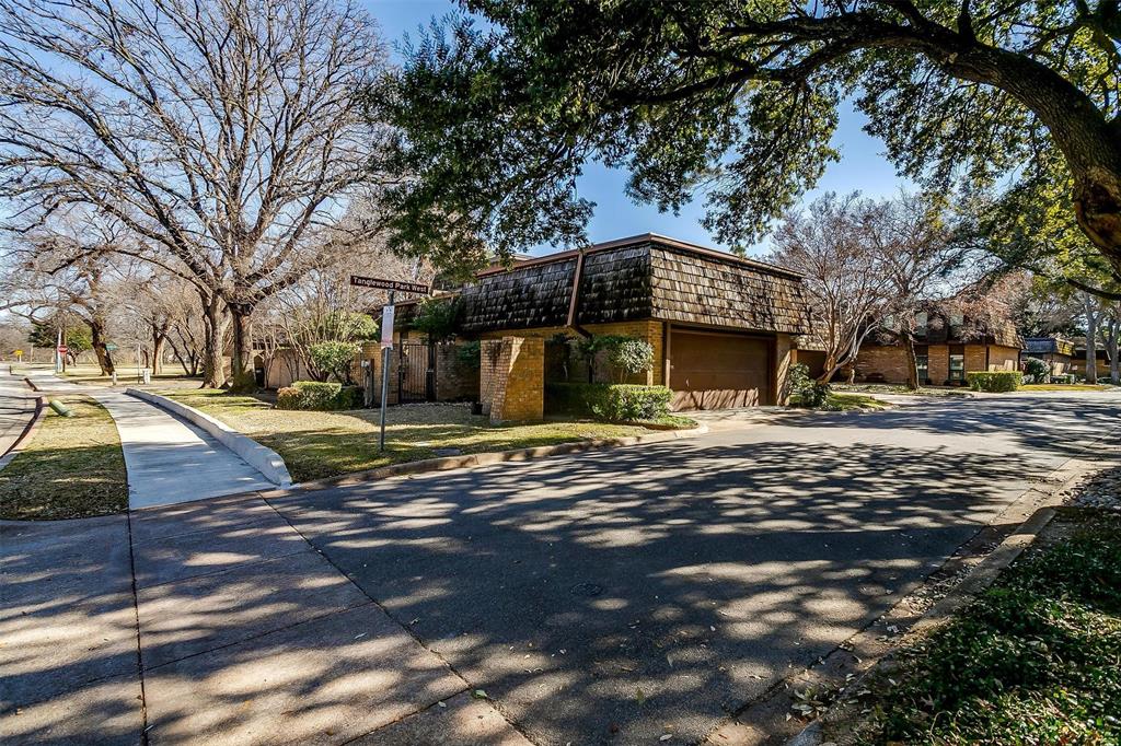3001 Tanglewood Park W