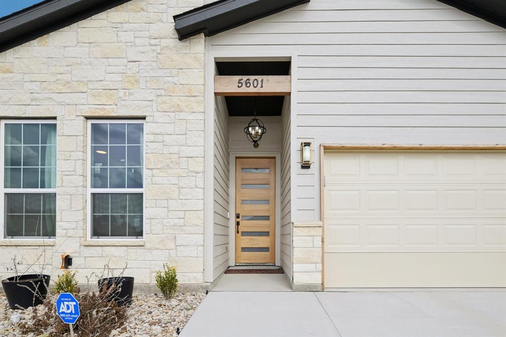 5601 San Jacinto Drive