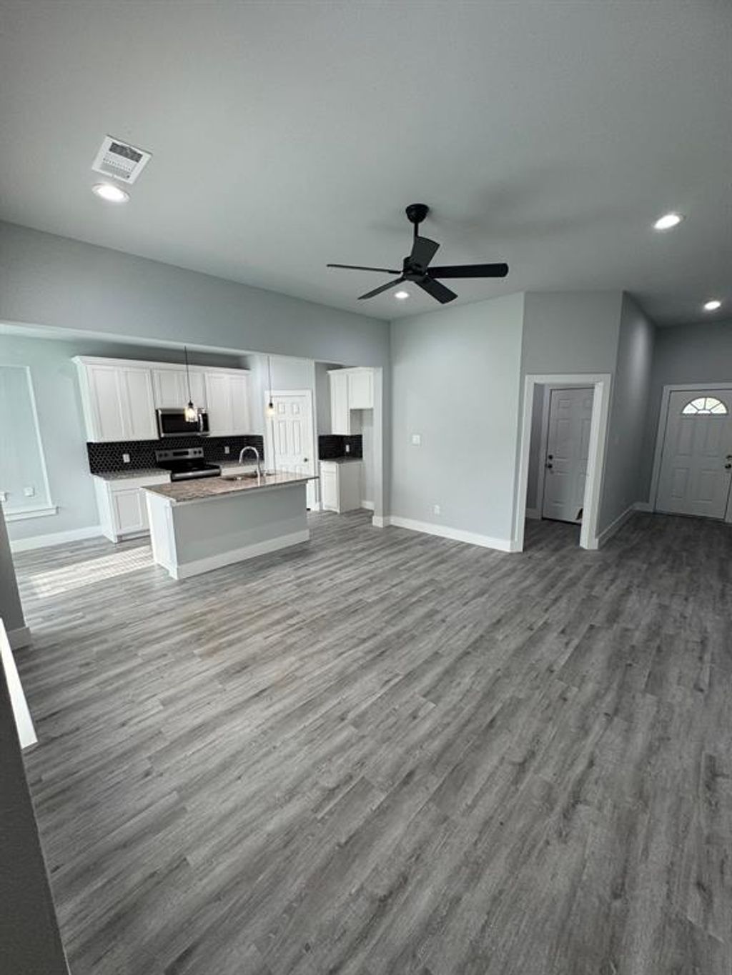 Photo of 3115 Prairie Avenue, Fort Worth, TX 76106 (MLS # 21157763)