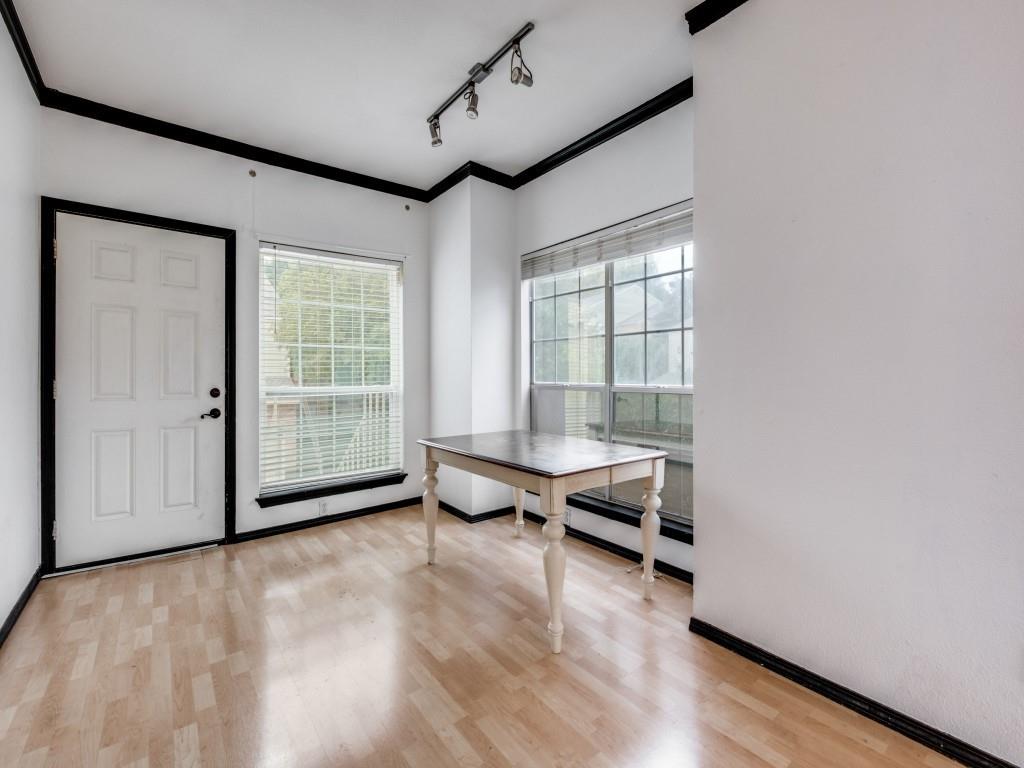 Oaks Of Lakewood Condo - Residential