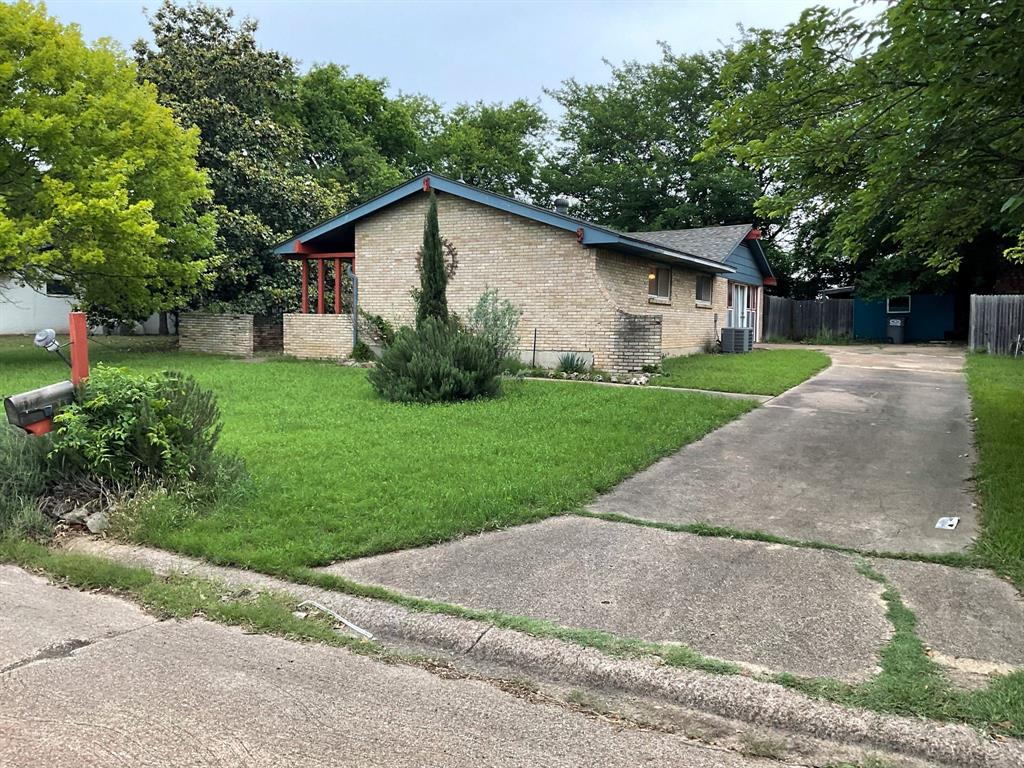 707 Live Oak Court